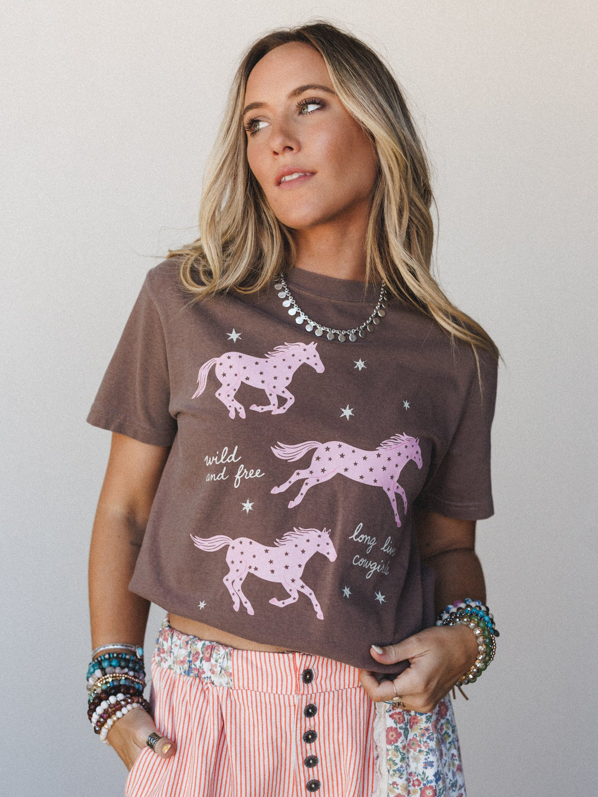 The Nest Long Live Cowgirls Graphic Tee - Espresso