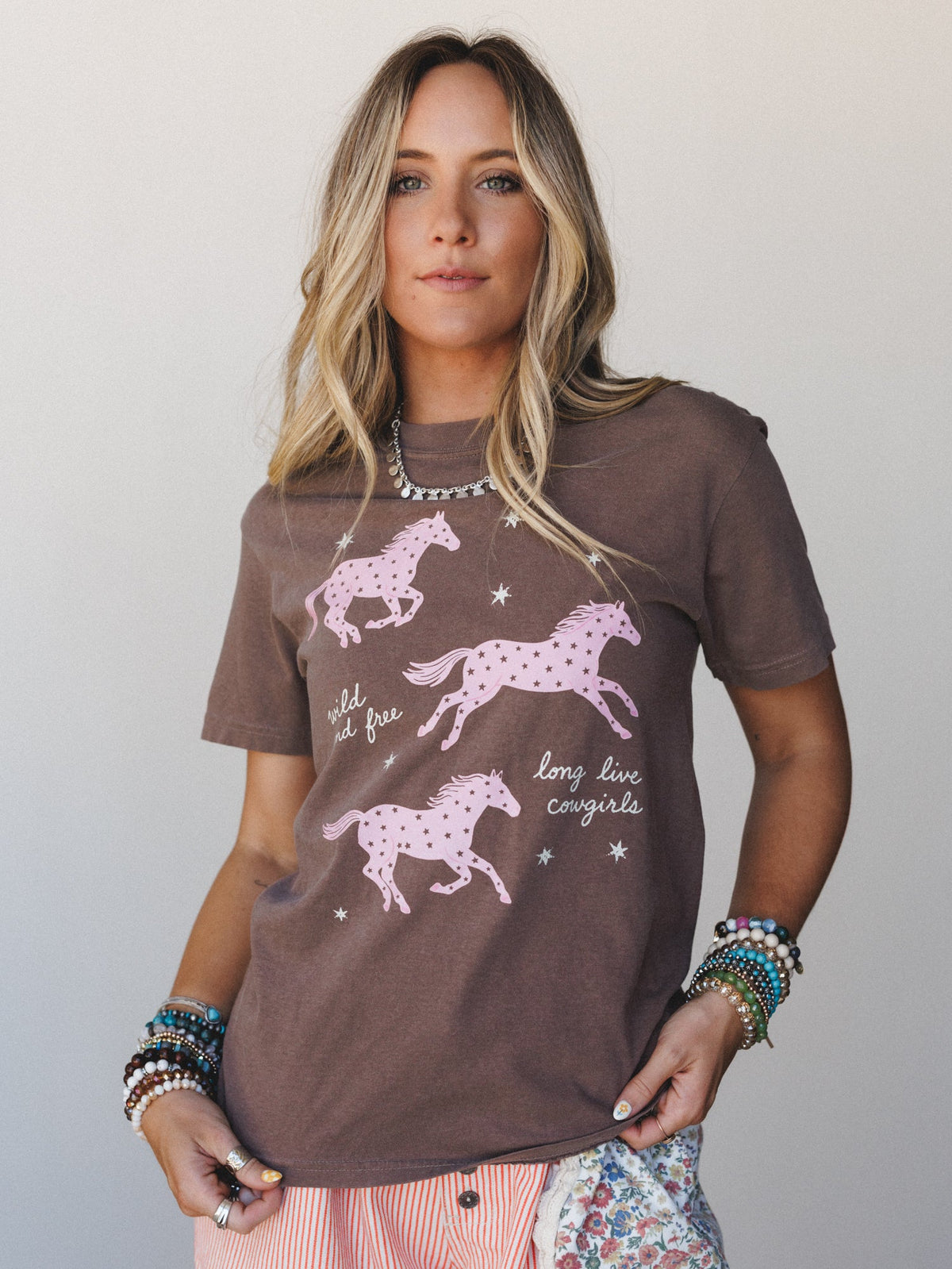 The Nest Long Live Cowgirls Graphic Tee - Espresso