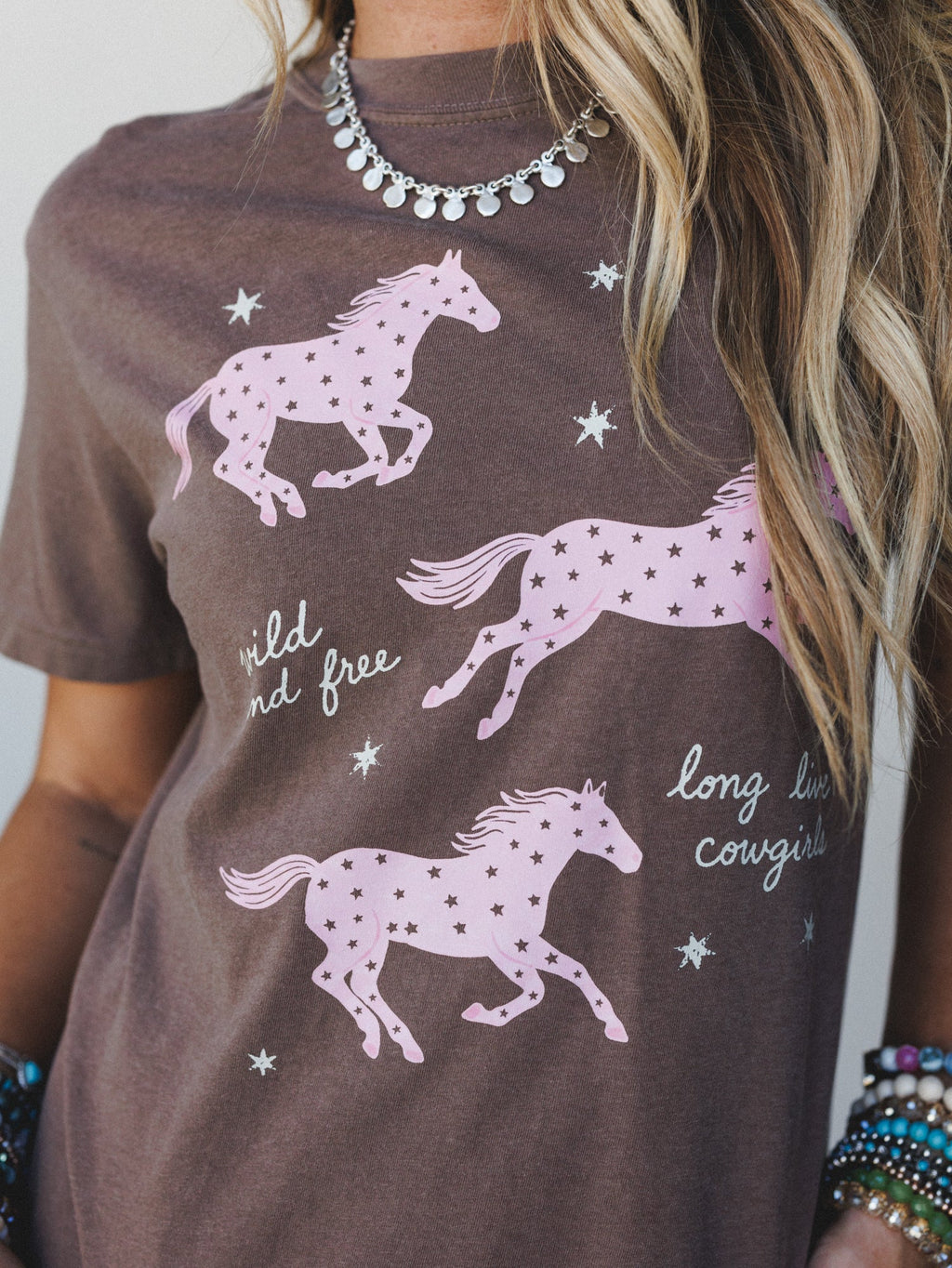 The Nest Long Live Cowgirls Graphic Tee - Espresso