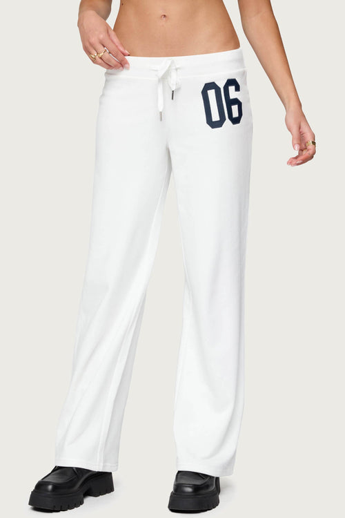 06 Sweatpants