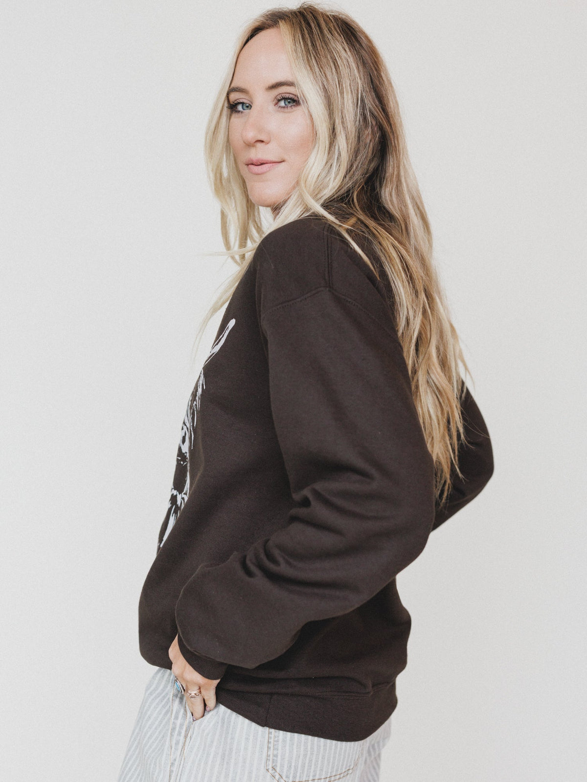 The Nest Highland Love Sweatshirt - Dark Chocolate