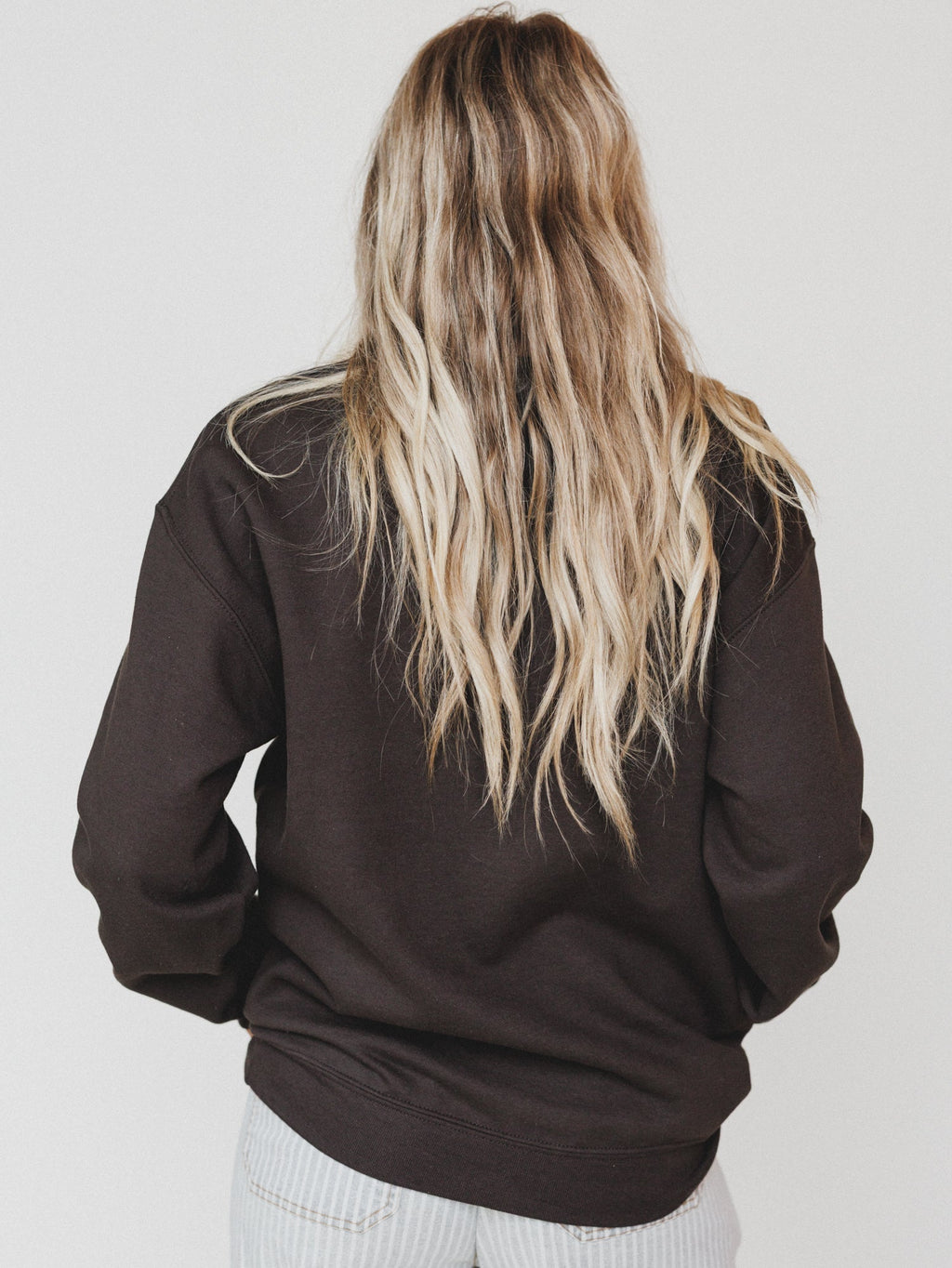 The Nest Highland Love Sweatshirt - Dark Chocolate
